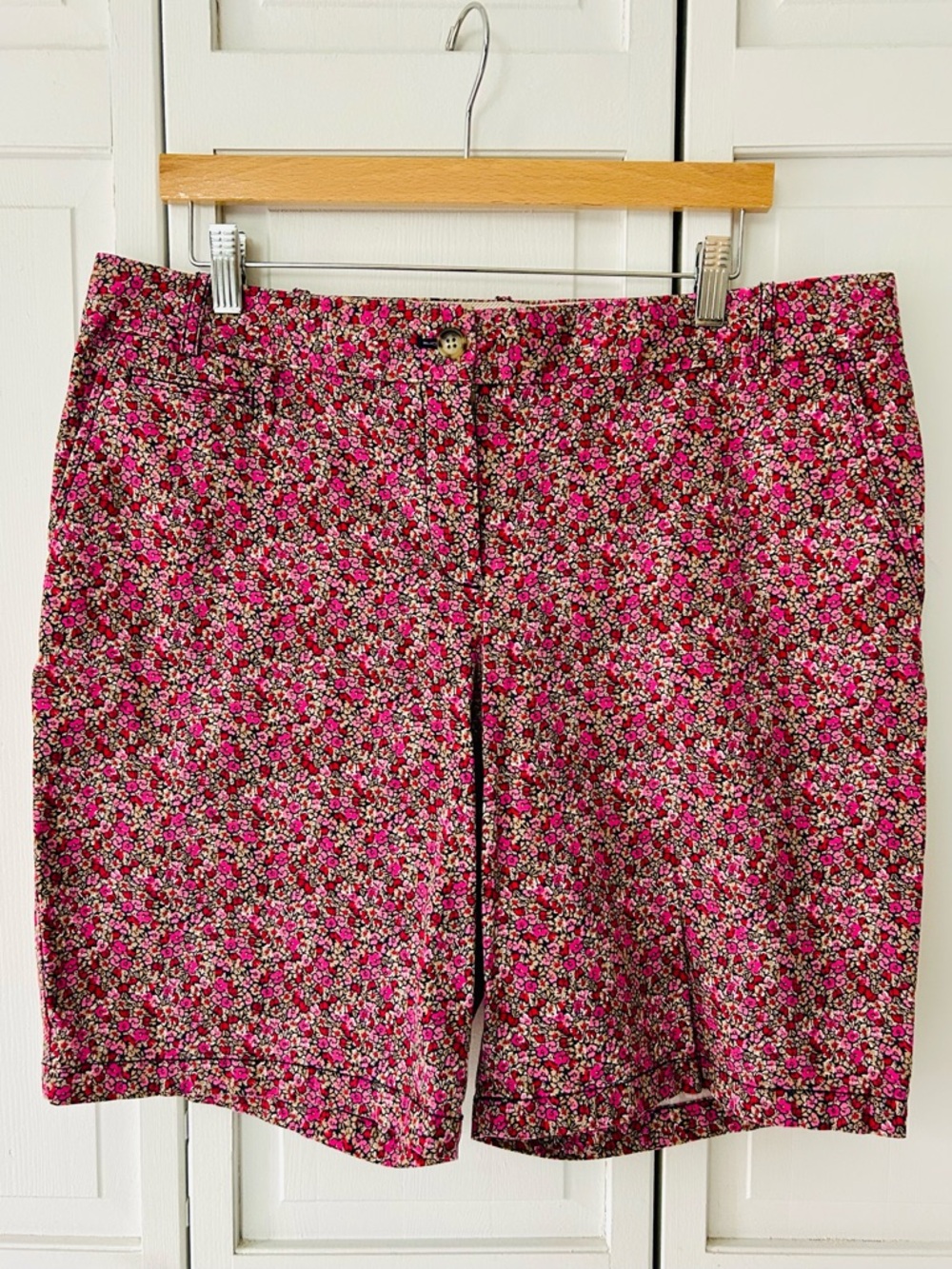 Talbots Bermuda Shirts Floral Print Women’s Shorts - Pink